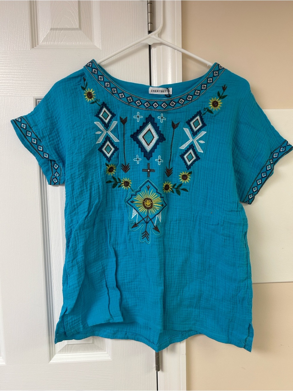 NWT Cherryberry cotton gauze embroidered tee blouse